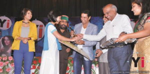 Charupama Agarwal Receiving Award From Honorable Education Minister Mr.Mantri Prasad Naithani & TV Actor Anoop Soni and Dr. R.K.Jain.