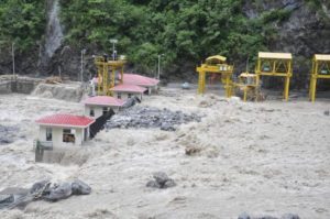 मानवीय दखल और उसका दुष्परिणाम इस तरह से सामने आता है । 