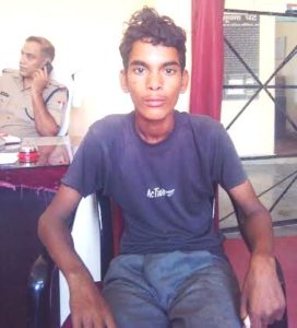सुनील नाम के इस युवक को ट्रक ड्राइबर ने राजस्थान से लाकर उत्तराखंड के पंतनगर में छोड़ दिया । 