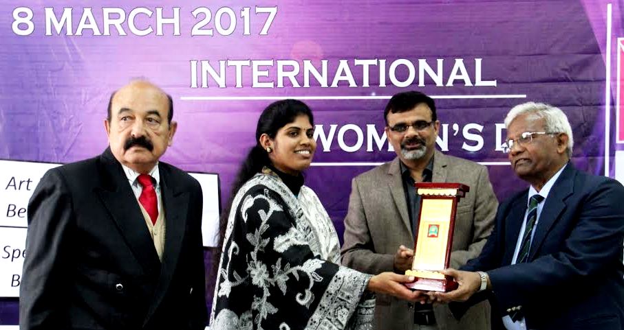 International Women's Day celebrated at Himgiri Zee University : हिमगिरी ज़ी विश्वविद्यालय में मनाया गया अंतराष्ट्रीय महिला दिवस ।