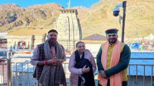 अभिनेत्री रानी मुखर्जी ने केदारनाथ-बदरीनाथ धाम पहुंचीं, विधि-विधान के साथ पूजा-अर्चना की 