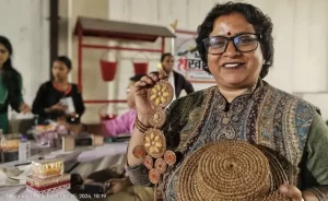 पिरूल वुमेन मंजू शाह से ख़ास मुलाक़ात किताब कौथिग में!